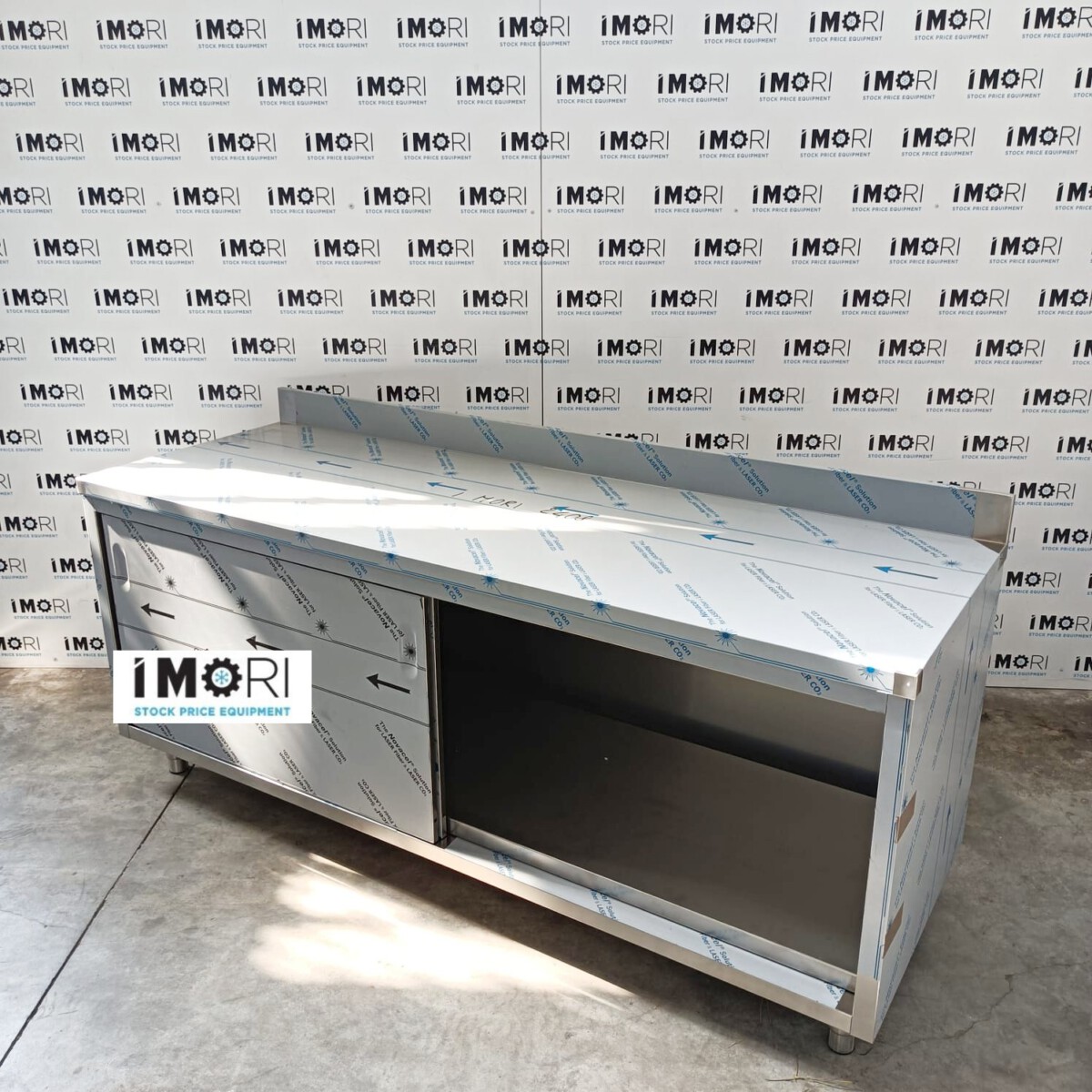 TAVOLO DA LAVORO ARMADIATO NUOVO IN ACCIAIO INOX CON PORTE SCORREVOLI E ALZATINA 200X70 CM