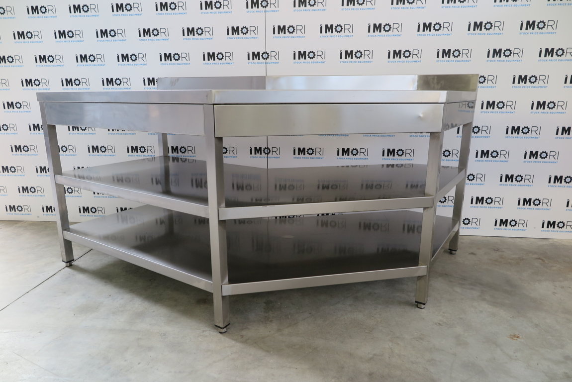 Tavolo di lavoro usato a giorno sagomato in acciaio inox con ripiani 170x70x85h